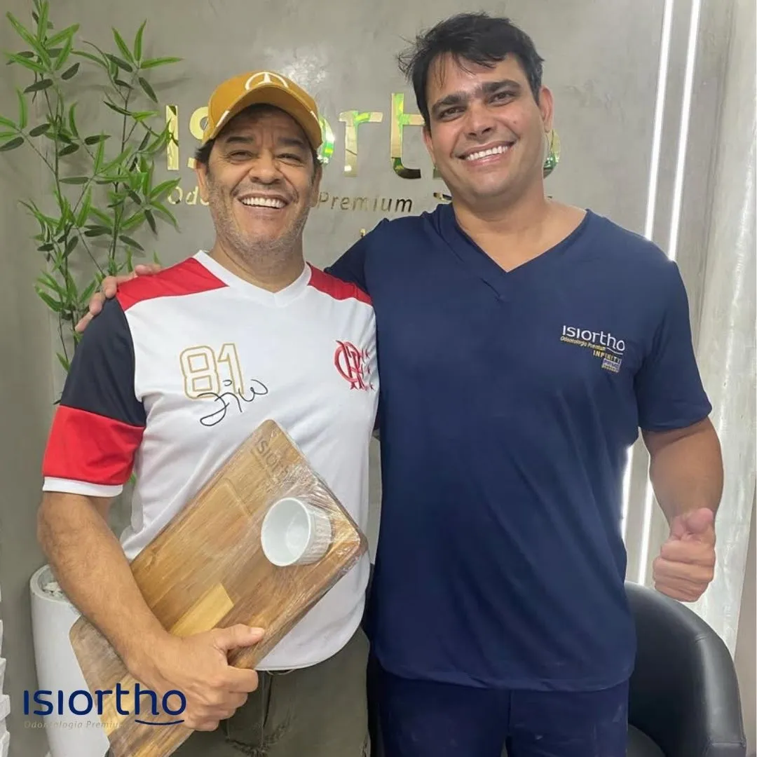 Paciente satisfeito com o Dr. Victor Frias — Clínica Isiortho